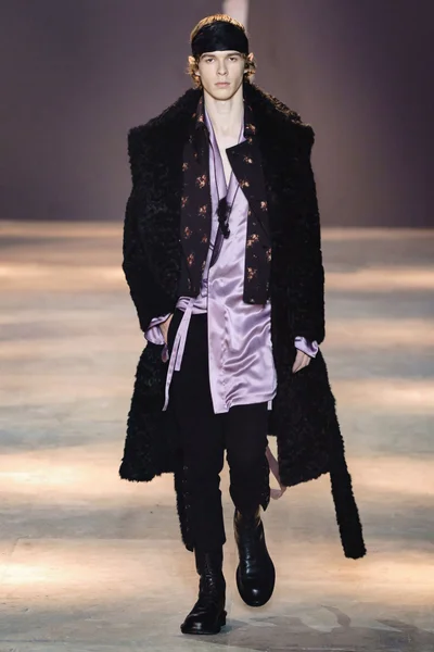 Look 47